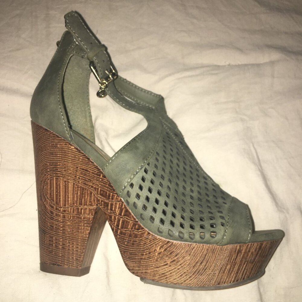 G by Guess Shelli sandals,